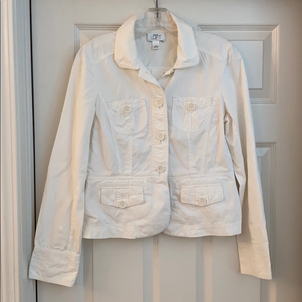 Ann Taylor loft jacket size 4 white